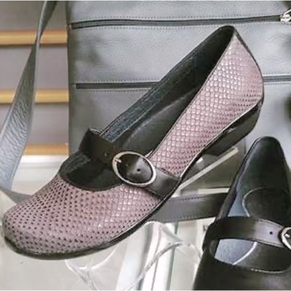 Dansko Women’s Orla Mary Jane Flat
